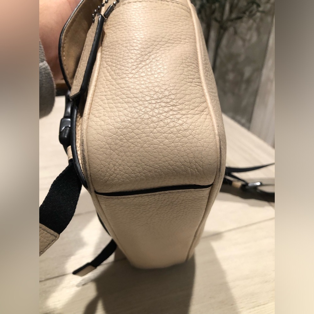 Coach X Jean Michel Basquiat Track Crossbody Pebble Leather C5425 Cream Black - Picture 6 of 16